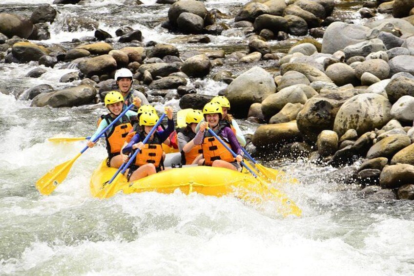 Whitewater Rafting on the Sarapiquí River, Costa Rica – Class III 1