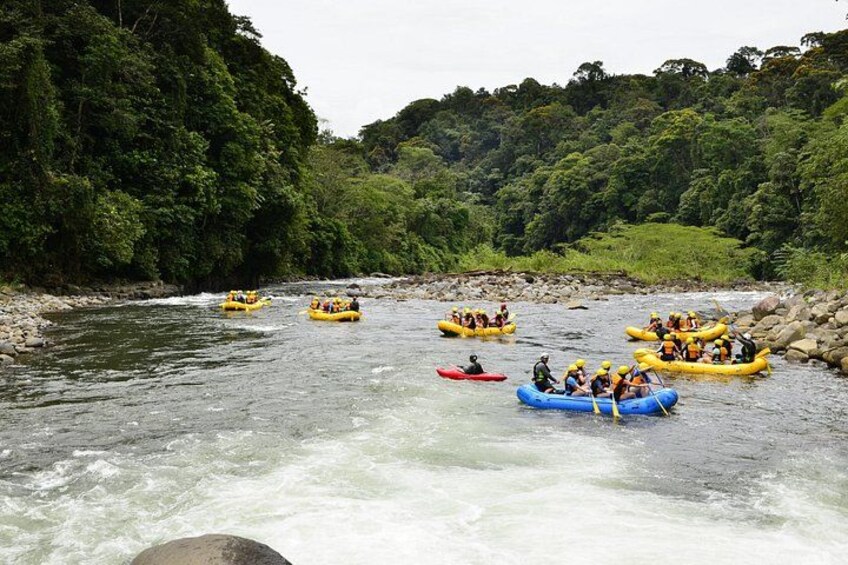 Whitewater Rafting on the Sarapiquí River, Costa Rica – Class III 5
