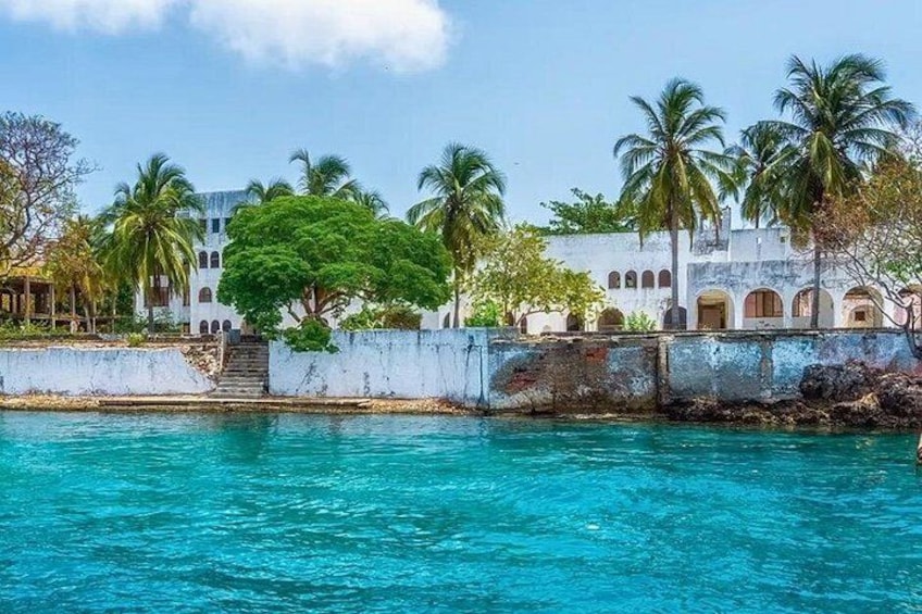 Island Hopping Party Boat Tour: 5 Stops with Lunch, Cholon & Baru 2
