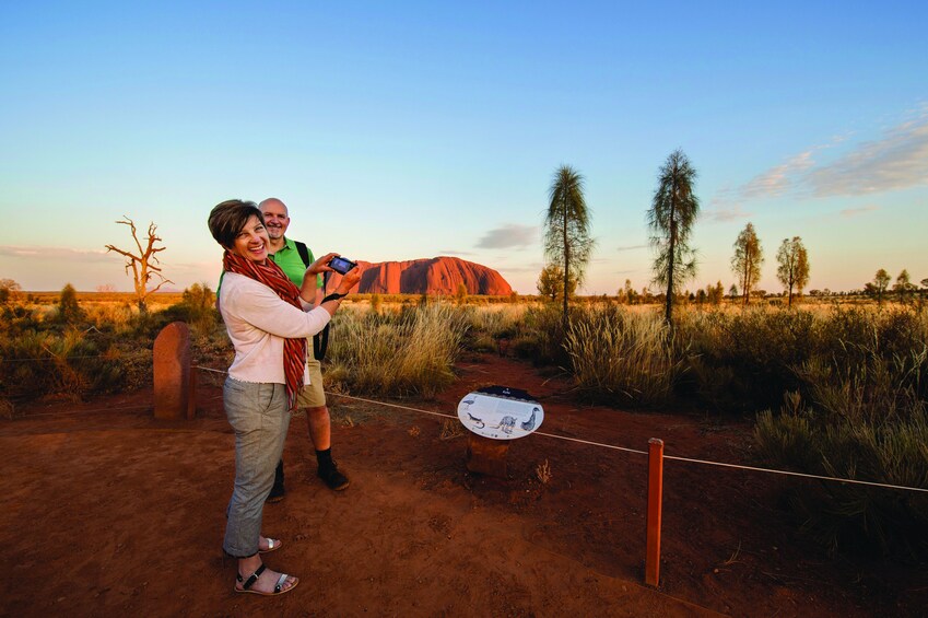 Guided Sunrise Tour of Uluru-Kata Tjuta National Park