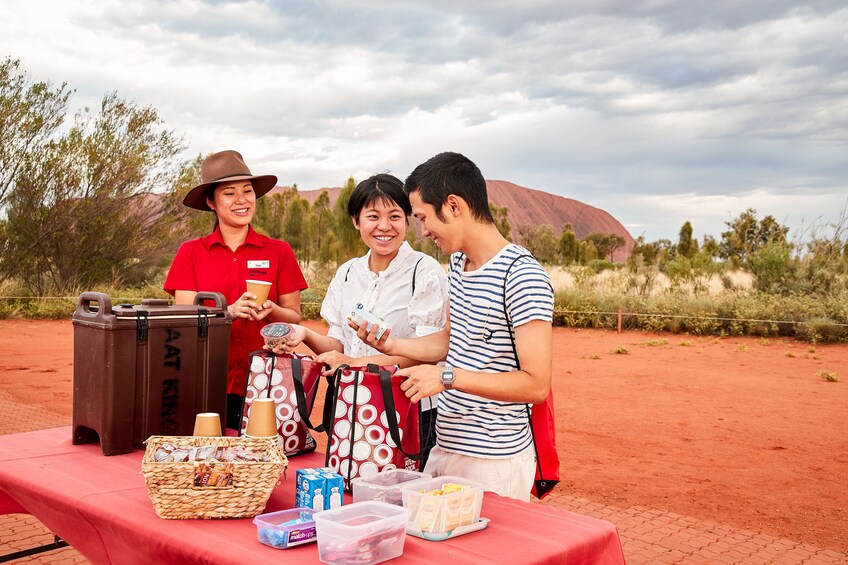 Guided Sunrise Tour of Uluru-Kata Tjuta National Park