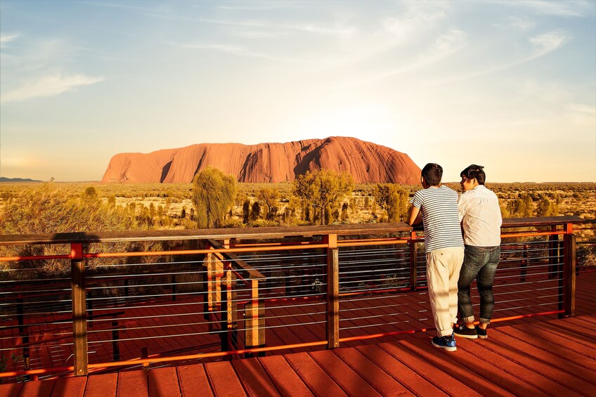 Guided Sunrise Tour of Uluru-Kata Tjuta National Park