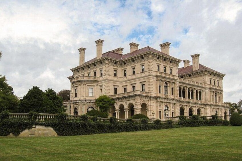The Breakers mansion in Newport, Rhode Island, USA 3