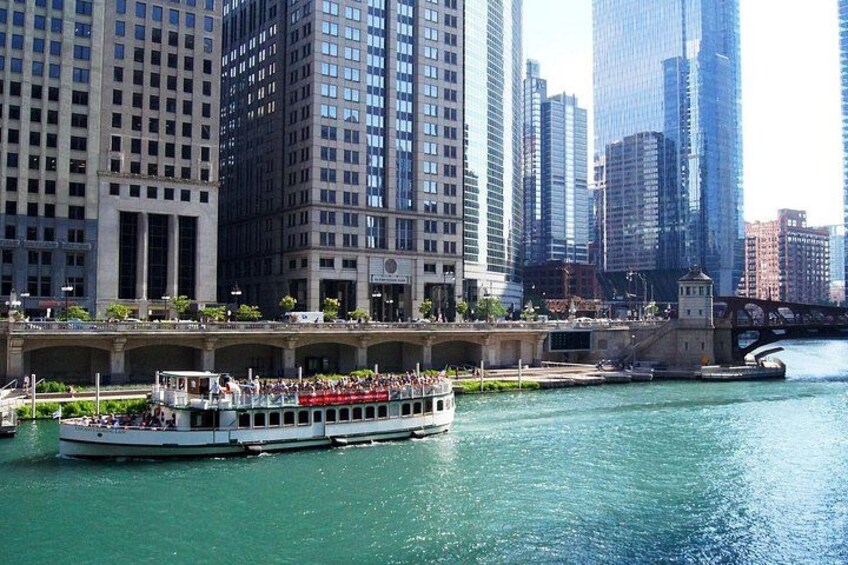 Chicago Architecture Center River Cruise aboard First Lady 3