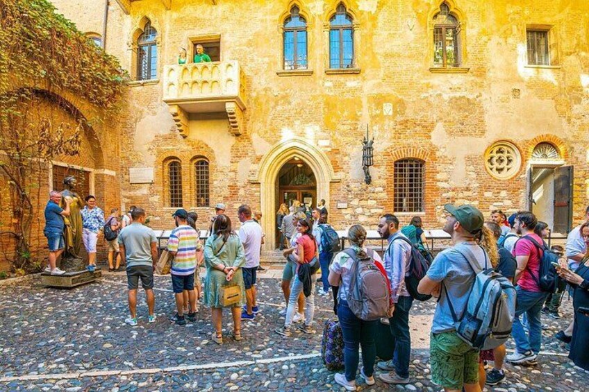 Verona: Tour with Arena, Cable Car and Optional Juliet Tickets 2