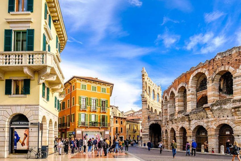 Verona: Tour with Arena, Cable Car and Optional Juliet Tickets 2