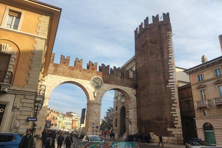Verona: Tour with Arena, Cable Car and Optional Juliet Tickets 2