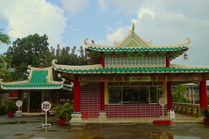 Cebu Highlands Tour (Tops,Taoist temple, Leah and sirao garden) 4