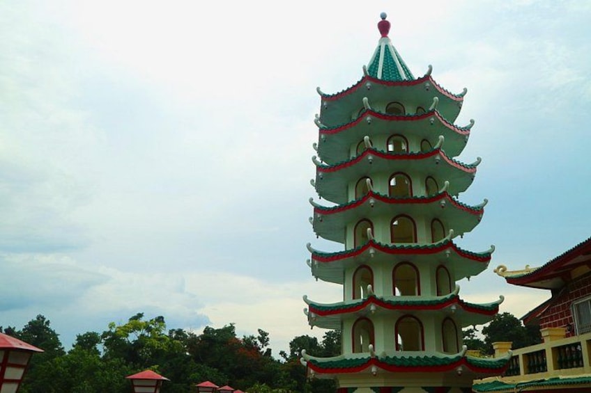 Cebu Highlands Tour (Tops,Taoist temple, Leah and sirao garden) 5