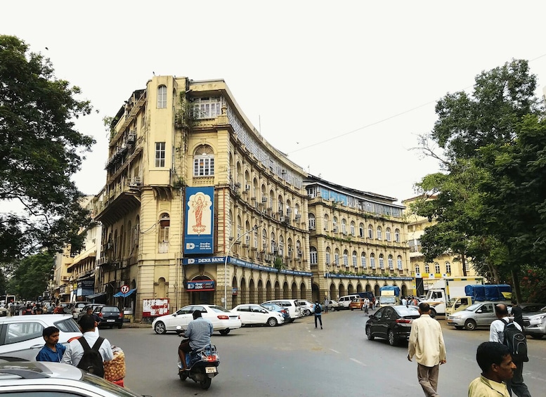 Picture 8 for Activity Mumbai Walking Tour with Local Snacks 3