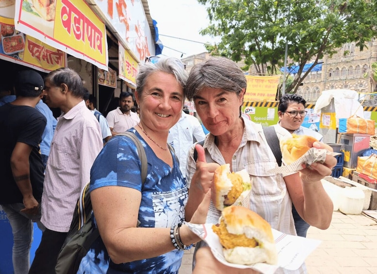 Mumbai Walking Tour with Local Snacks 1