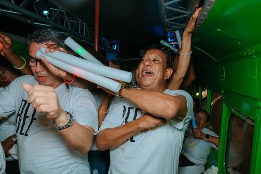 Aruba Nightlife Party Bus with Unlimited Drinks and DJ 2