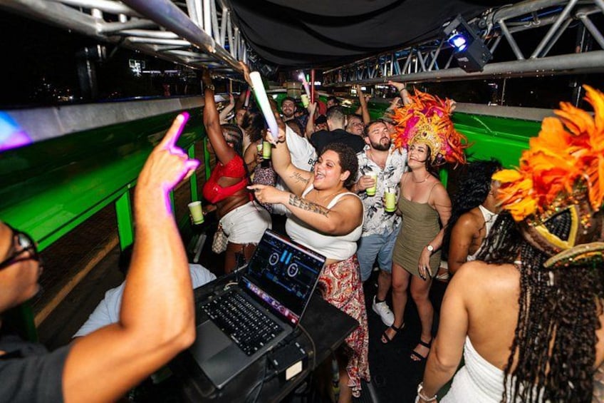Aruba Nightlife Party Bus with Unlimited Drinks and DJ 1