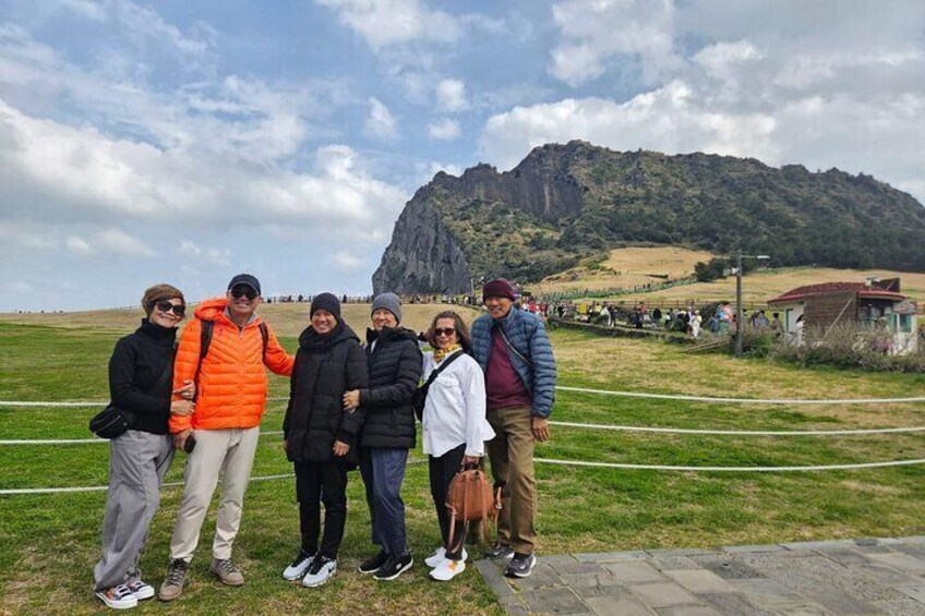 Private tour on the fantasy island of Jeju for CRUISE customers