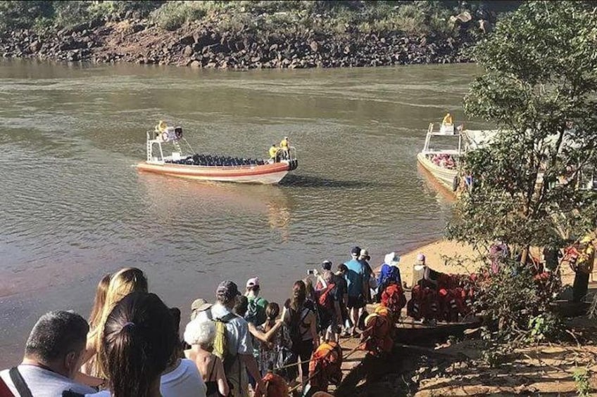 Full Day tour Argentinean Iguazú Falls with Jungle Adventure 2