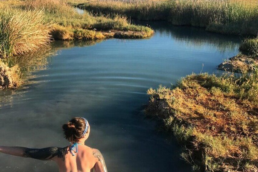 4 Hour Private Tour in Hidden hot springs outside Death Valley