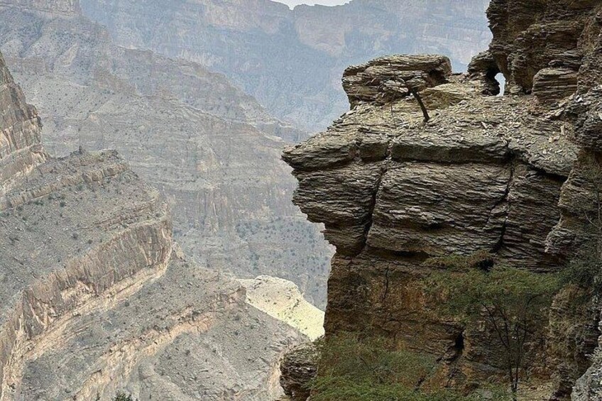 Private Full Day Guided Balcony Walk Hiking to Jebel Shams 3