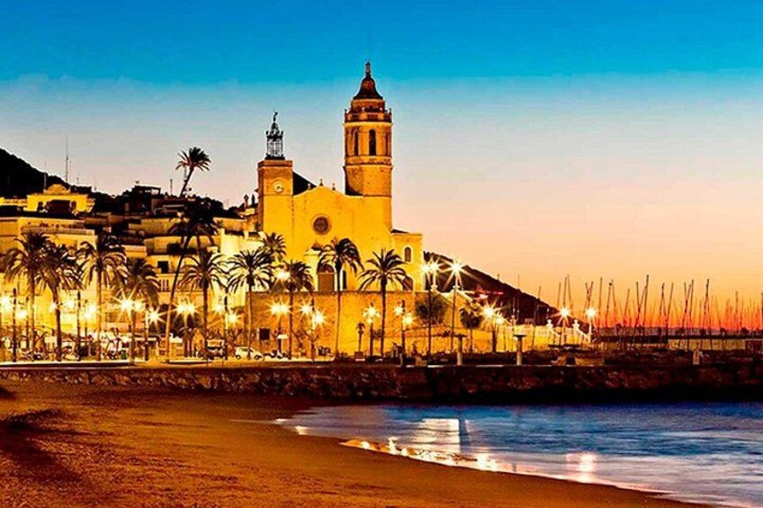 Private Transfer From Barcelona to Sitges 4