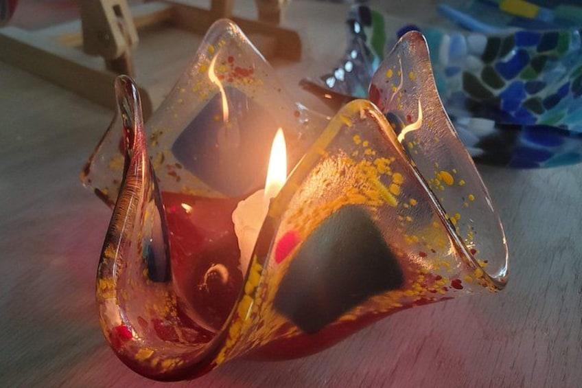 Break It and Make It: A Glass Fusing Session in Everett 1