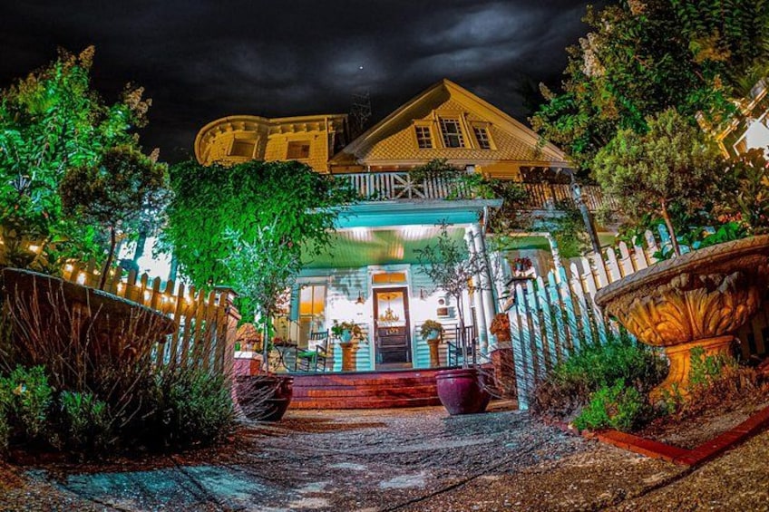 Discover the restless spirits that refuse to fade into oblivion on our haunted tour. 4