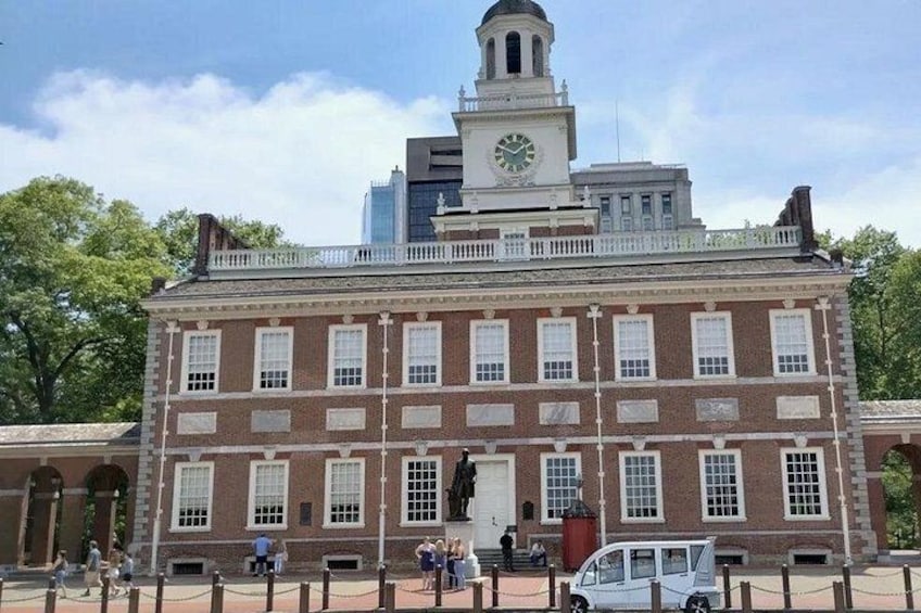 1 Hour Philadelphia Private Guided Tour by Deluxe Electric Car 4