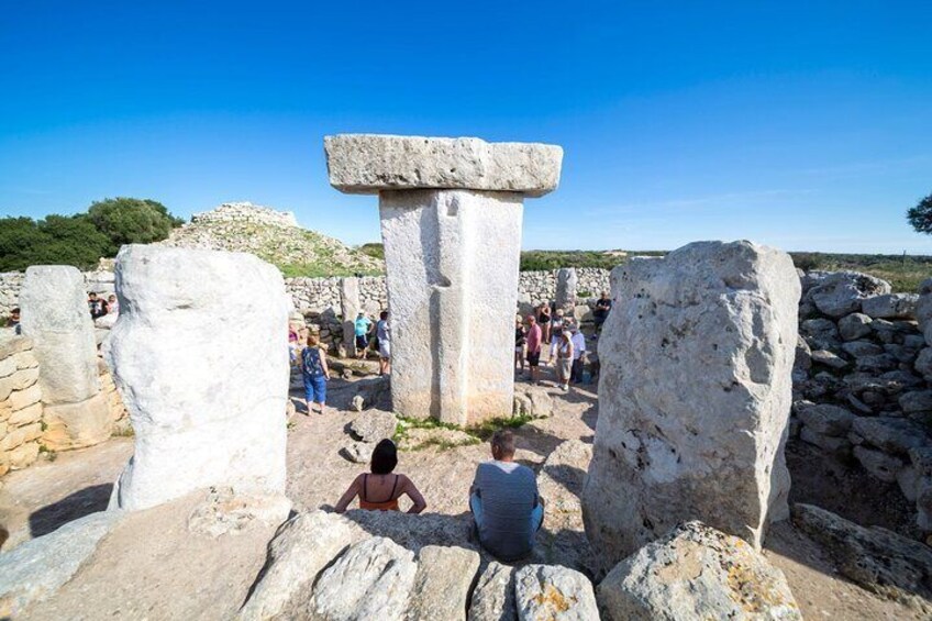 Mahon Harbour, Binibeca and Xoroi Cave Tour in Minorca