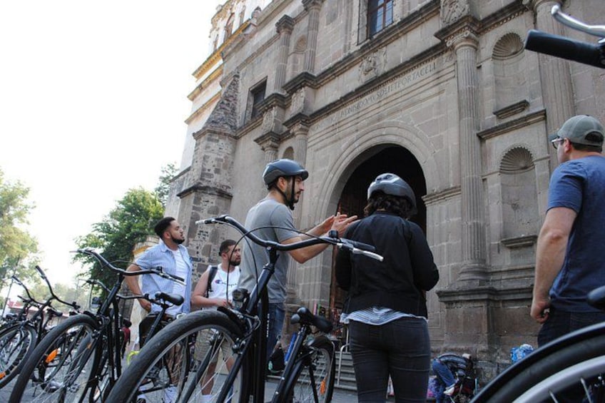 Frida Kahlo VIP [Museum Tickets Included] Bike, Markets & Churros 3
