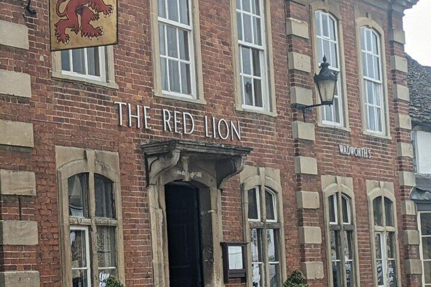 Red Lion Pub and Restaurant, Lacock