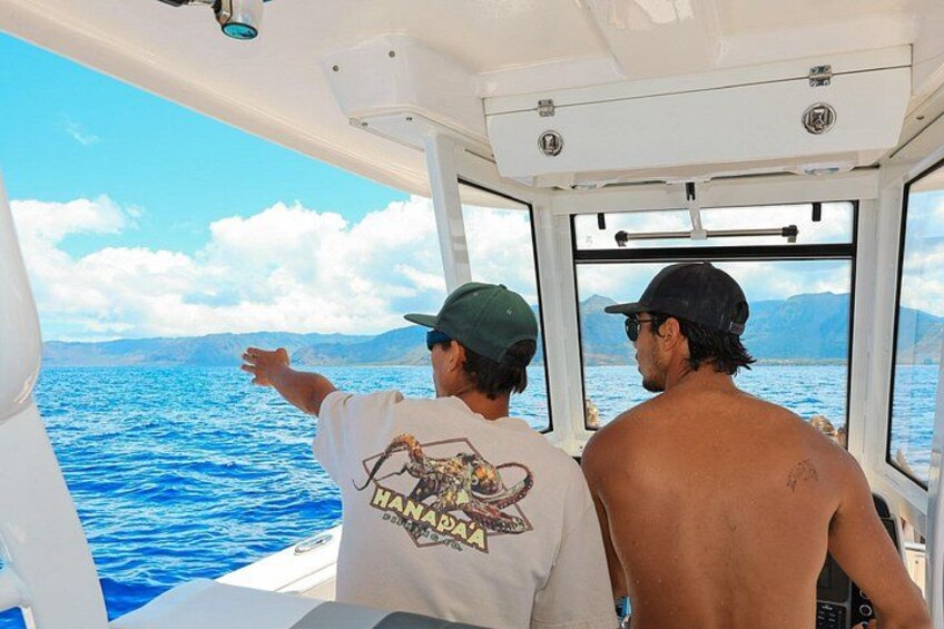 Small groups ensure a personal connection with both wildlife and our knowledgeable crew. 2
