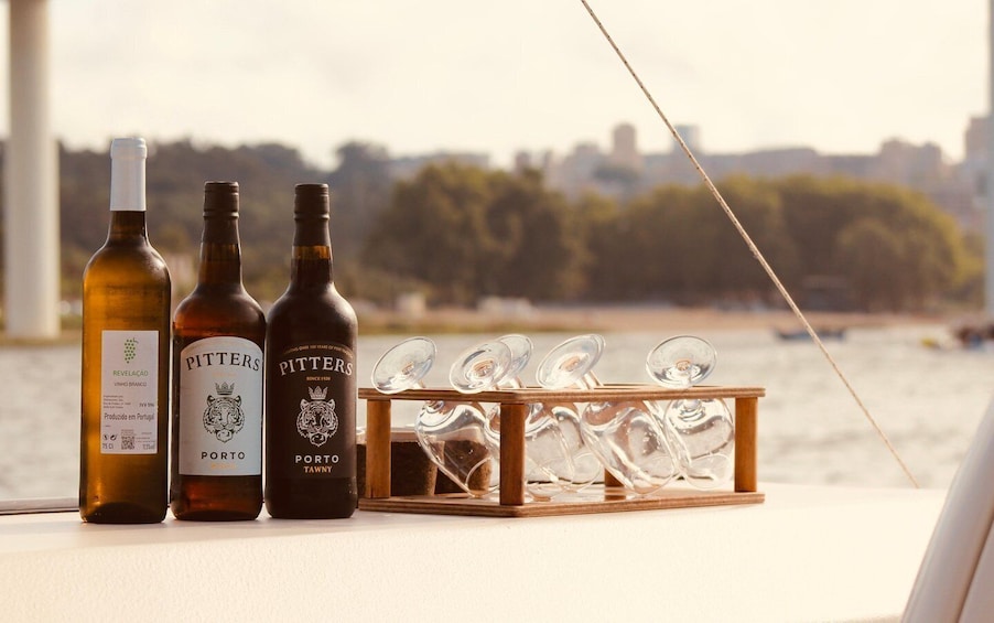 Picture 2 for Activity Porto: Douro River Boat Cruise with Port Wine Tasting 3