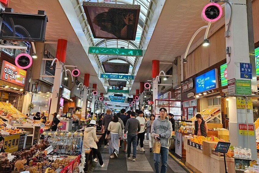 Private Tour South and West Jeju Island with Experienced Driver 2