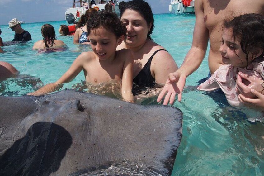 3-Stop Stingray City, Reef Snorkel & Starfish Point Tour 2
