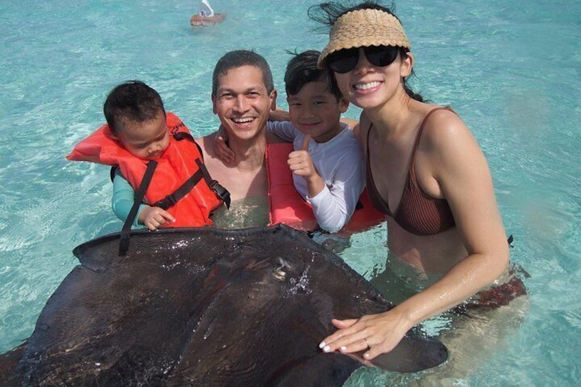 3-Stop Stingray City, Reef Snorkel & Starfish Point Tour 2