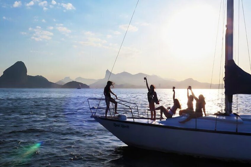 Rio de Janeiro Sunset Sailing Tour with Drinks 5