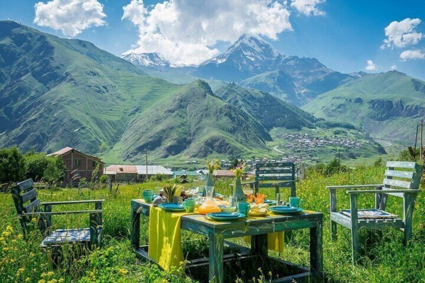 One day Tour in Kazbegi Mountains 