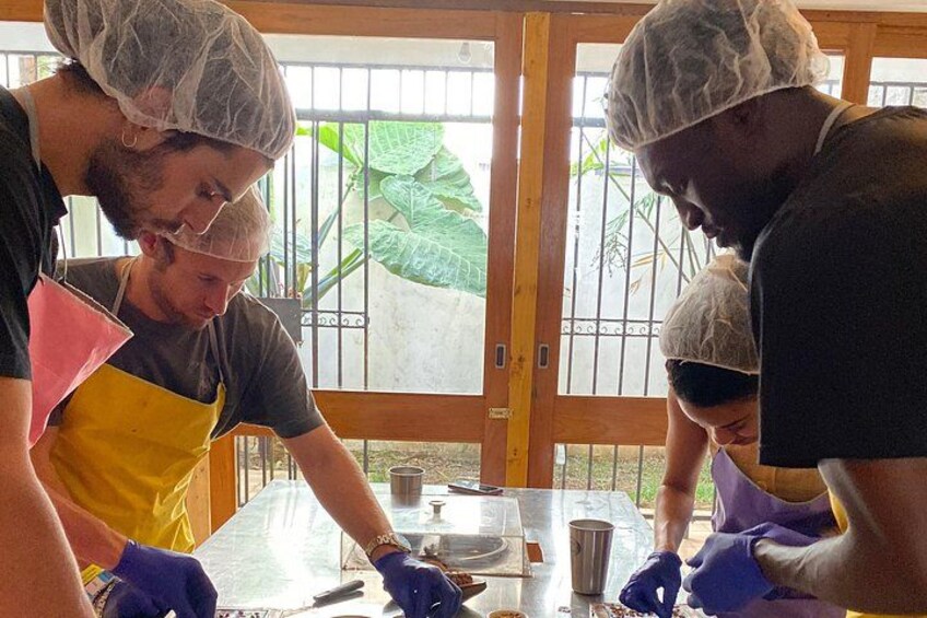 Chocolate Making and Tasting at a Local Factory in San José 4