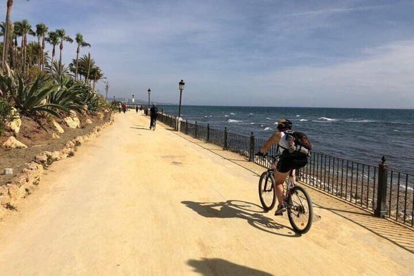 3-Hour Private Guided Bicycle Tour in Marbella