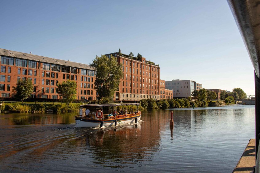 Picture 2 for Activity Montreal: Exclusive Electric Boat Tour on Lachine Canal 2