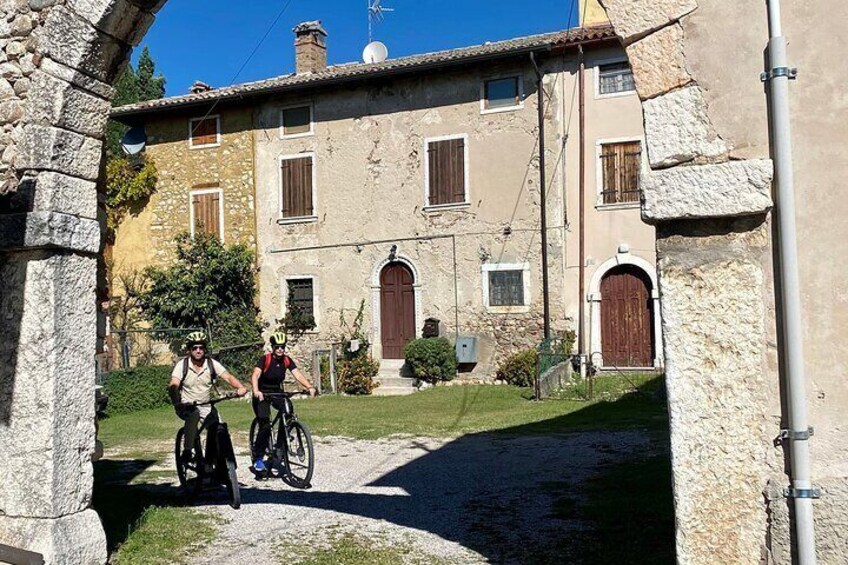 E-Bike tour and Wine tasting in the Austrian Fort from Pastrengo