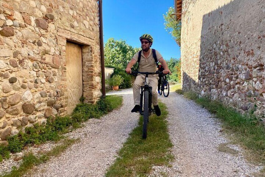 E-Bike tour and Wine tasting in the Austrian Fort from Pastrengo