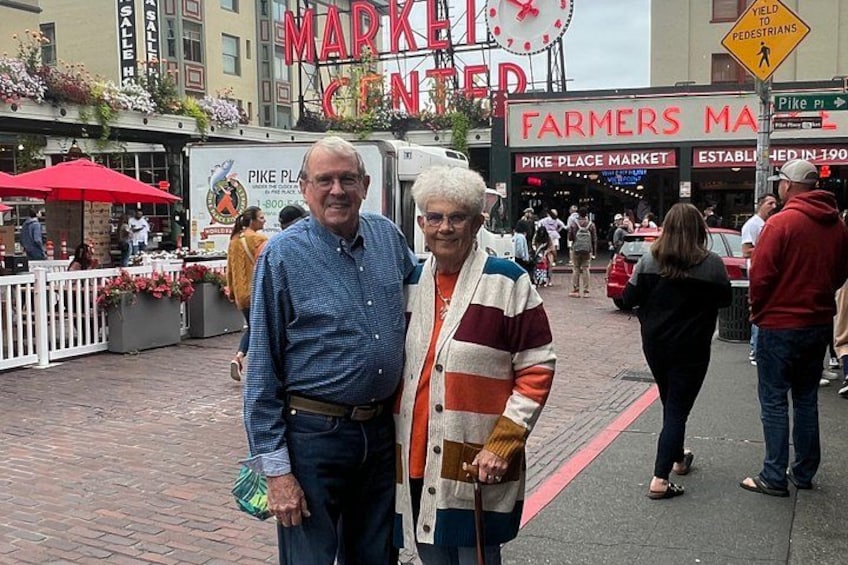 Private Seattle City Tours — Buses, Vans & SUVs 1