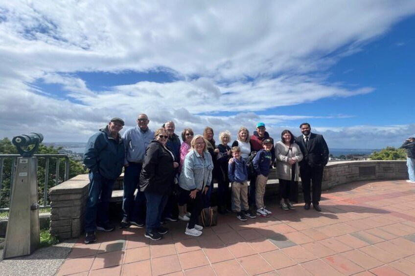 Private Seattle City Tours — Buses, Vans & SUVs 5