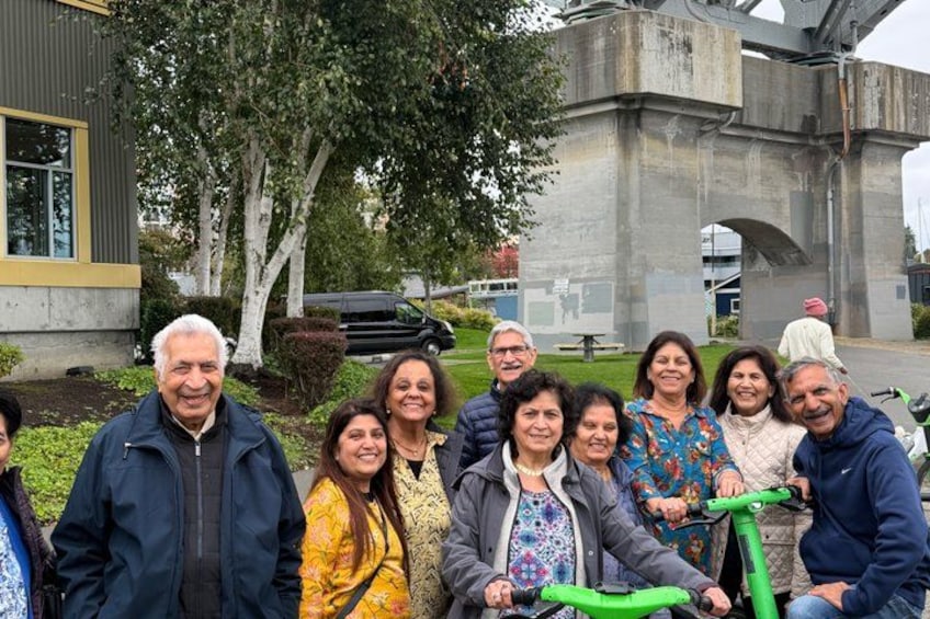 Private Seattle City Tours — Buses, Vans & SUVs 3