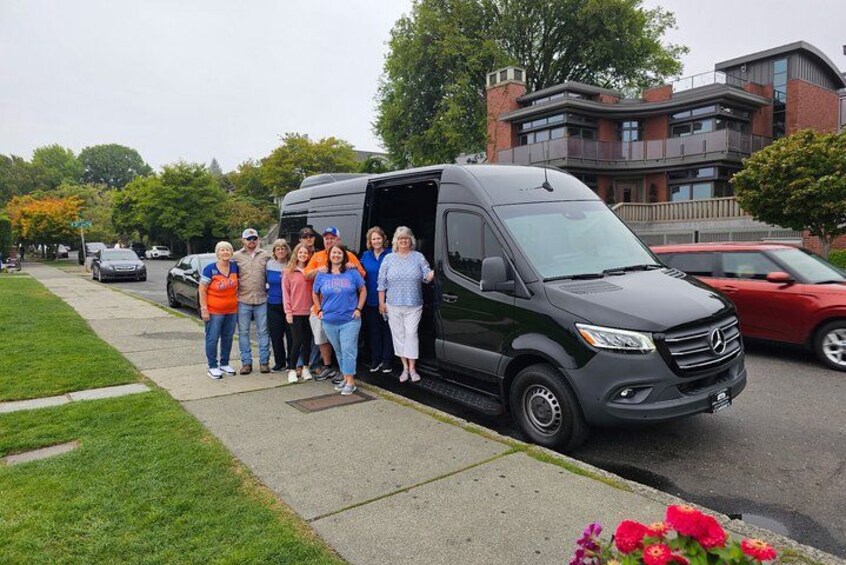 Private Seattle City Tours — Buses, Vans & SUVs 2