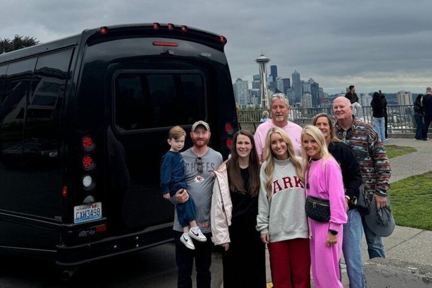 Private Seattle City Tours — Buses, Vans & SUVs 1