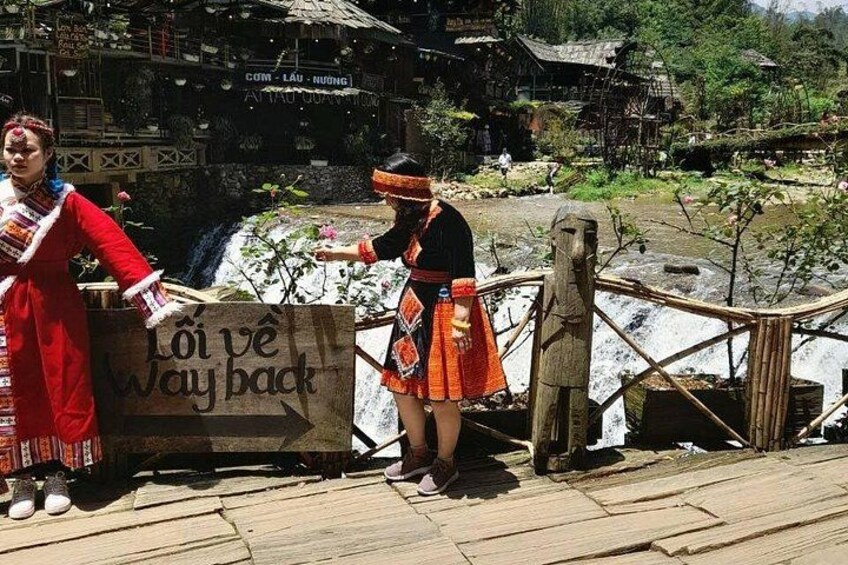 Amazing experience at Cat Cat village from Sapa Town 1