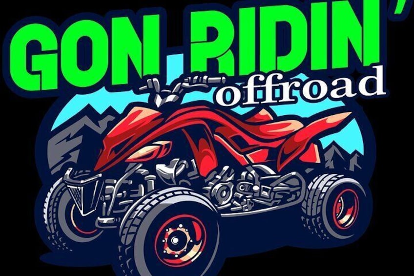 Une moto rouge tout-terrain, avec une montagne en arrière-plan. 4