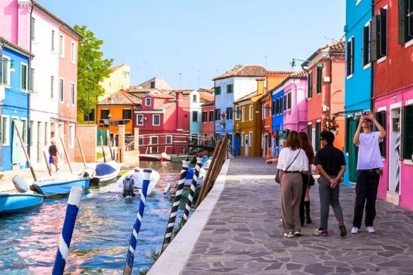 Half Day Murano & Burano Islands Small Group Tour by Private Boat 5