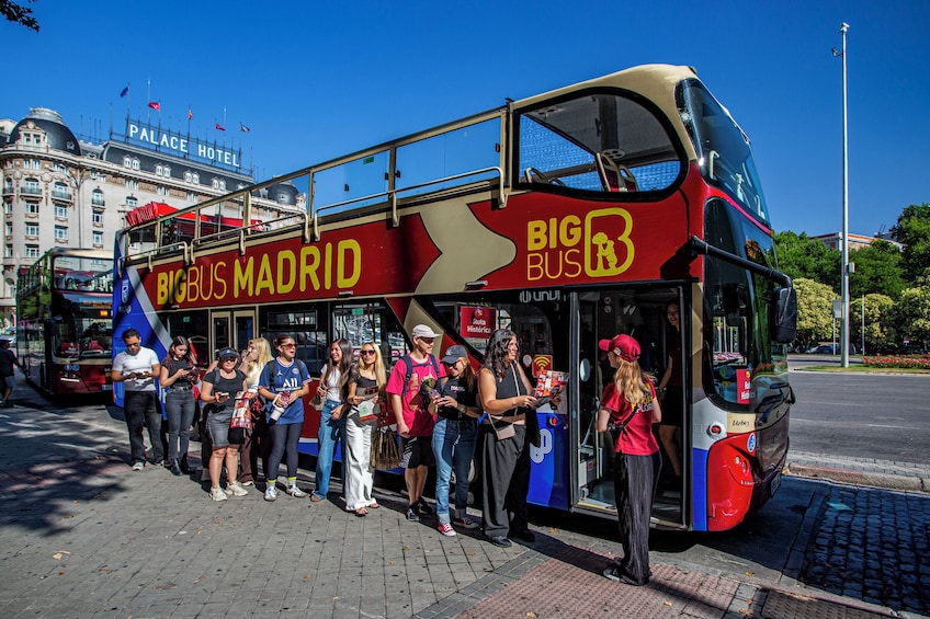 Big Bus Madrid Hop-on, Hop-off Open-top Sightseeing Bus Tour 3