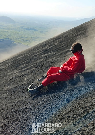 Picture 5 for Activity León: Cerro Negro Volcano Boarding Adventure with Pickup 5
